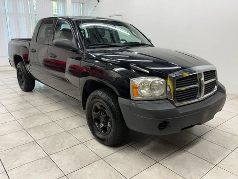 Used 2005 Dodge Dakota ST RWD image 1