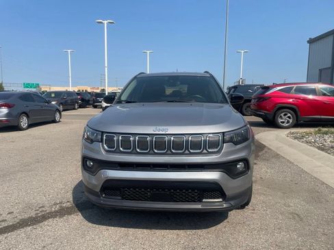 Used 2022 Jeep Compass Latitude w/ Convenience Group AWD/4WD image 4