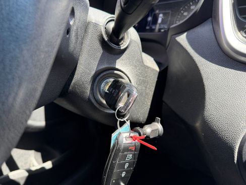 Used 2018 Kia Sorento FWD image 31