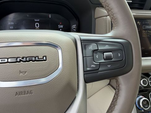 Used 2024 GMC Yukon XL Denali RWD image 24
