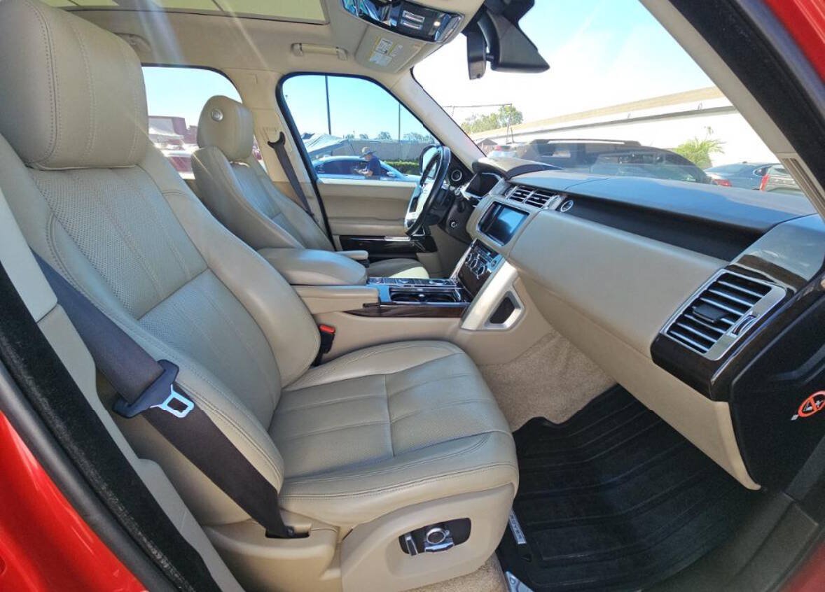 Used 2016 Land Rover Range Rover Supercharged AWD/4WD image 4