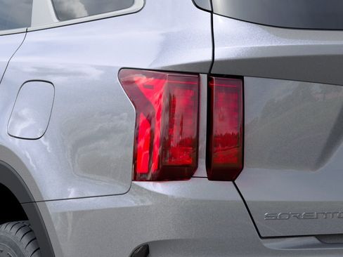 Used 2023 Kia Sorento EX AWD/4WD image 13
