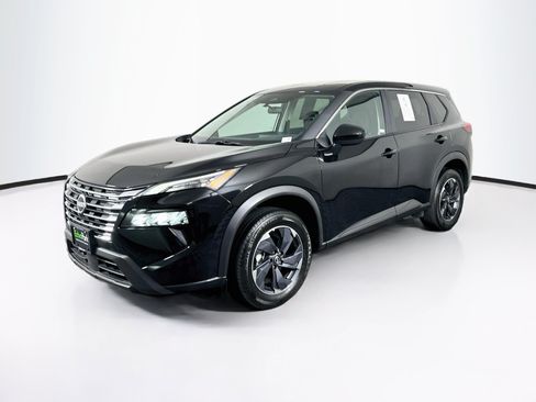 Used 2025 Nissan Rogue SV FWD image 3