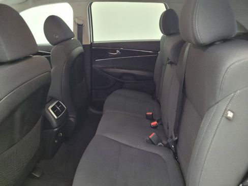 Used 2019 Kia Sorento AWD V6 image 18
