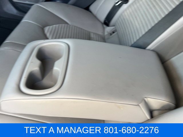 Used 2019 Toyota Camry SE FWD image 30