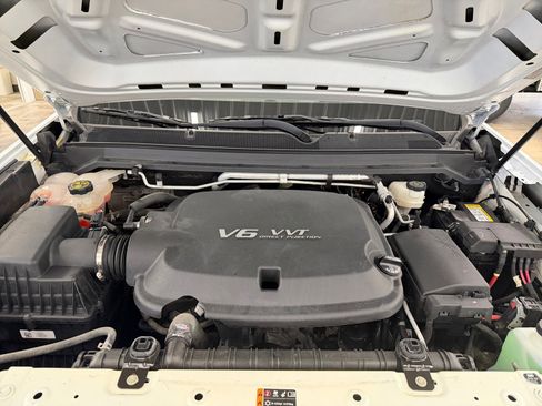 Used 2022 Chevrolet Colorado W/T w/ Custom Special Edition RWD image 27