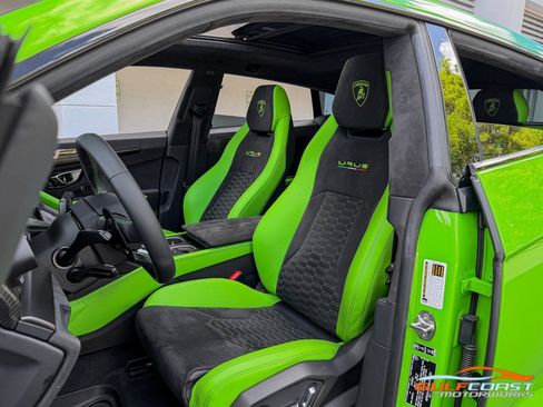 Used 2021 Lamborghini Urus image 21