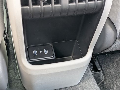 Used 2025 Hyundai Kona SEL FWD image 15