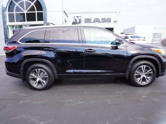 Used 2016 Toyota Highlander XLE AWD/4WD video 2