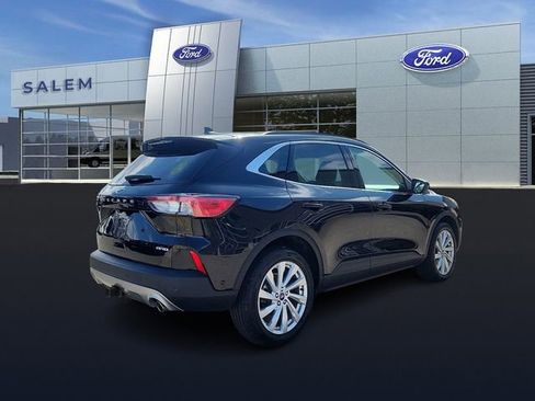 Certified 2022 Ford Escape Titanium w/ Titanium Elite Package AWD/4WD image 3