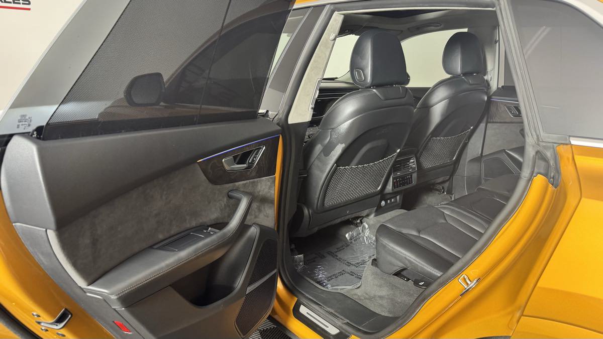 Used 2019 Audi Q8 Prestige w/ Luxury Package AWD/4WD image 27