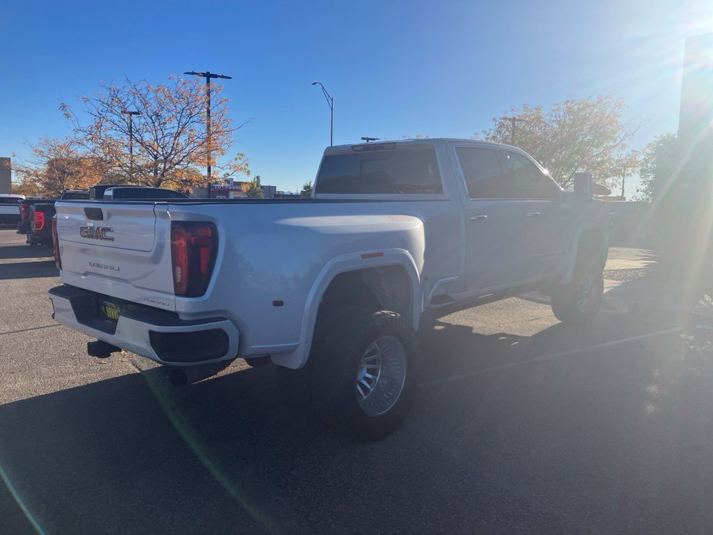 Used 2022 GMC Sierra 3500 Denali AWD/4WD image 4