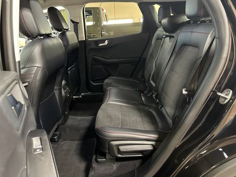 Used 2022 Ford Escape SEL w/ Technology Package AWD/4WD image 14