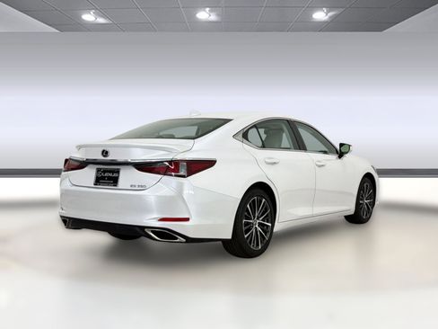 Certified 2024 Lexus ES 350 w/ Premium Package FWD image 9