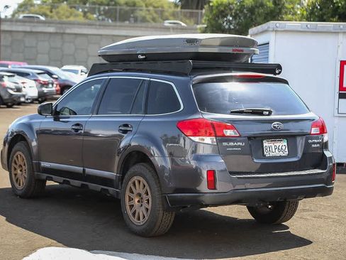 Used 2013 Subaru Outback 3.6R Limited AWD/4WD image 6
