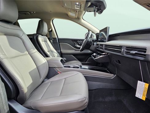 New 2026 Lincoln Corsair Premiere image 13