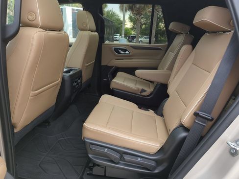 Used 2021 Chevrolet Tahoe Premier w/ Premium Package RWD image 22