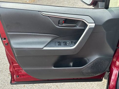 Certified 2019 Toyota RAV4 LE w/ All Weather Liner Package AWD/4WD image 15