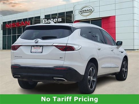 Used 2022 Buick Enclave Essence w/ Sport Touring Edition image 4