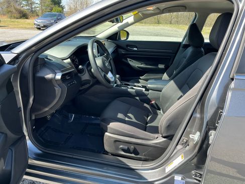 Used 2024 Nissan Altima 2.5 SV FWD image 10