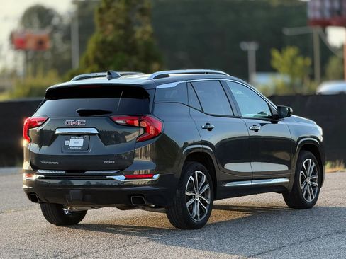 Used 2019 GMC Terrain Denali w/ Advanced Safety Package AWD/4WD image 9