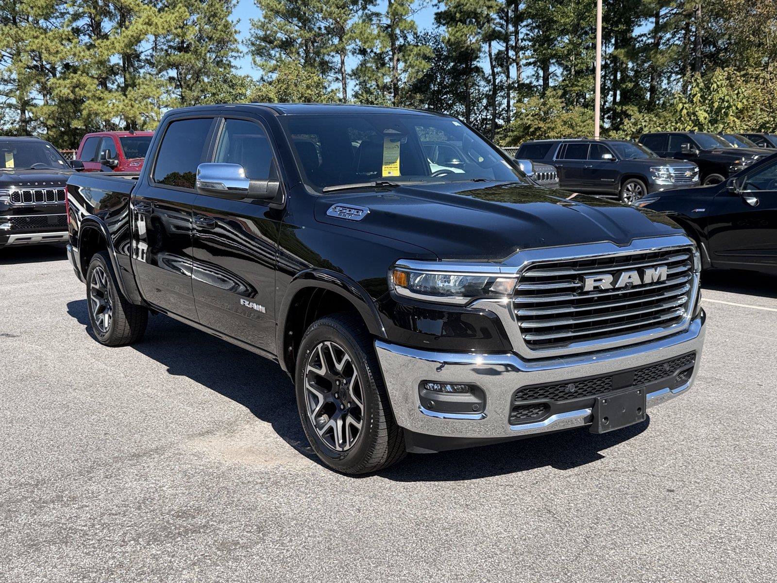 Used 2025 RAM 1500 Laramie AWD/4WD image 3