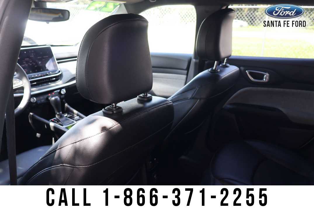 Used 2024 Jeep Compass Latitude w/ Altitude Special Edition AWD/4WD image 17