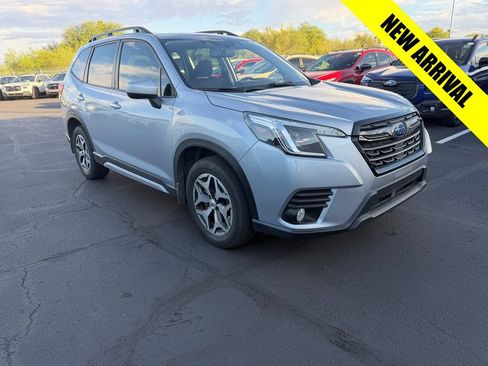 Used 2023 Subaru Forester Premium AWD/4WD image 1