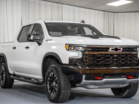 Used 2024 Chevrolet Silverado 1500 ZR2 image 1