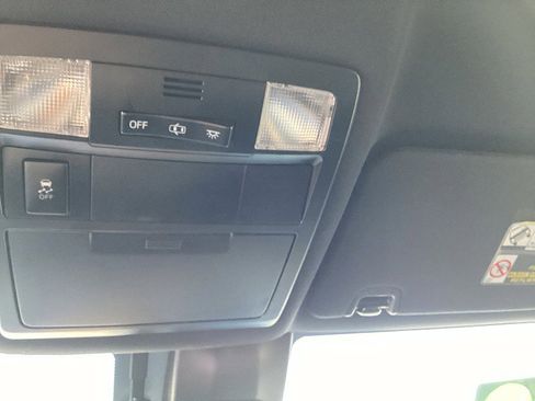 Used 2019 Toyota Tacoma TRD Sport w/ Technology Package image 16