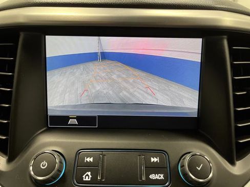 Used 2023 GMC Acadia SLE w/ Infotainment Package image 10