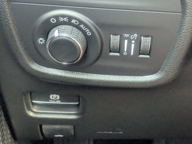 New 2027 Jeep Grand Cherokee Altitude AWD/4WD image 25