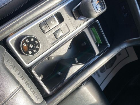 Used 2022 Nissan Pathfinder SL AWD/4WD image 32