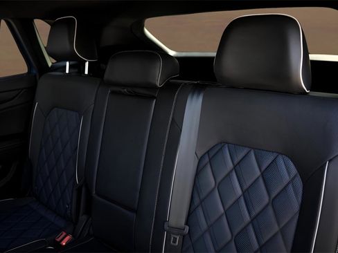 Used 2024 Volkswagen Atlas Cross Sport SEL Premium R-Line image 24