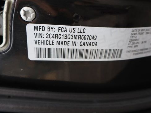 Used 2021 Chrysler Pacifica Touring-L w/ Uconnect Theater Family Group image 59