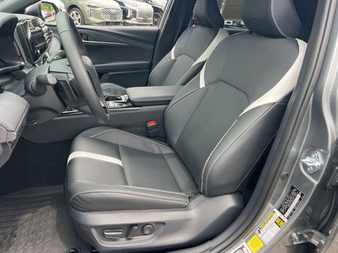 Used 2026 Toyota Camry SE FWD image 27