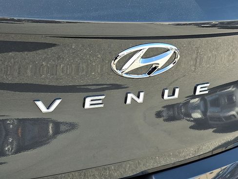 New 2026 Hyundai Venue SEL image 18