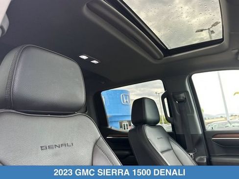 Used 2023 GMC Sierra 1500 Denali w/ Denali Reserve Package AWD/4WD image 18