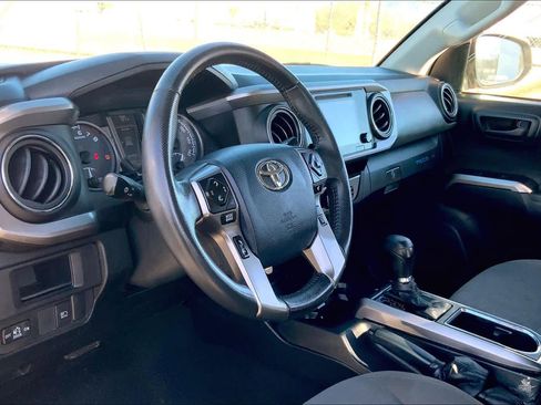 Certified 2018 Toyota Tacoma SR5 image 15