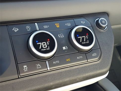 Used 2023 Land Rover Defender 90 X-Dynamic SE image 29