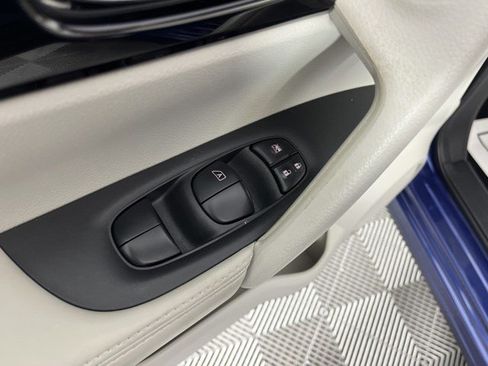 Used 2022 Nissan Rogue Sport SV FWD image 28