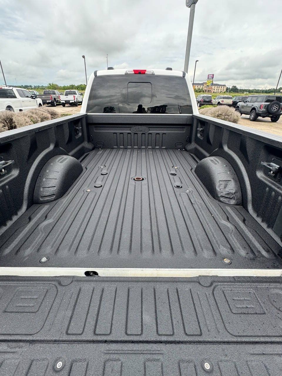 Used 2023 Ford F350 Lariat w/ Lariat Ultimate Package AWD/4WD image 19
