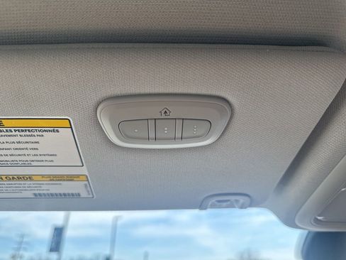 Used 2019 Jeep Cherokee Latitude Plus w/ Comfort/Convenience Group image 27