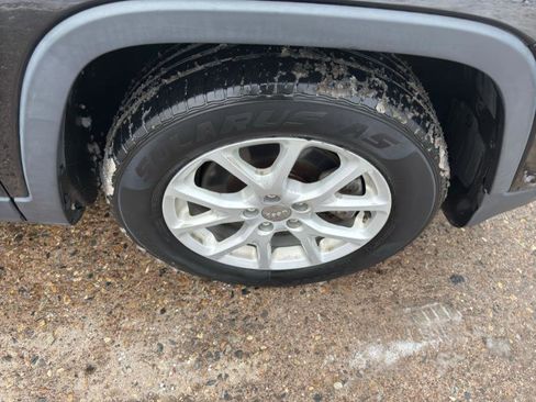 Used 2014 Jeep Cherokee Latitude image 23