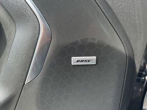 Used 2024 GMC Yukon XL SLT image 30