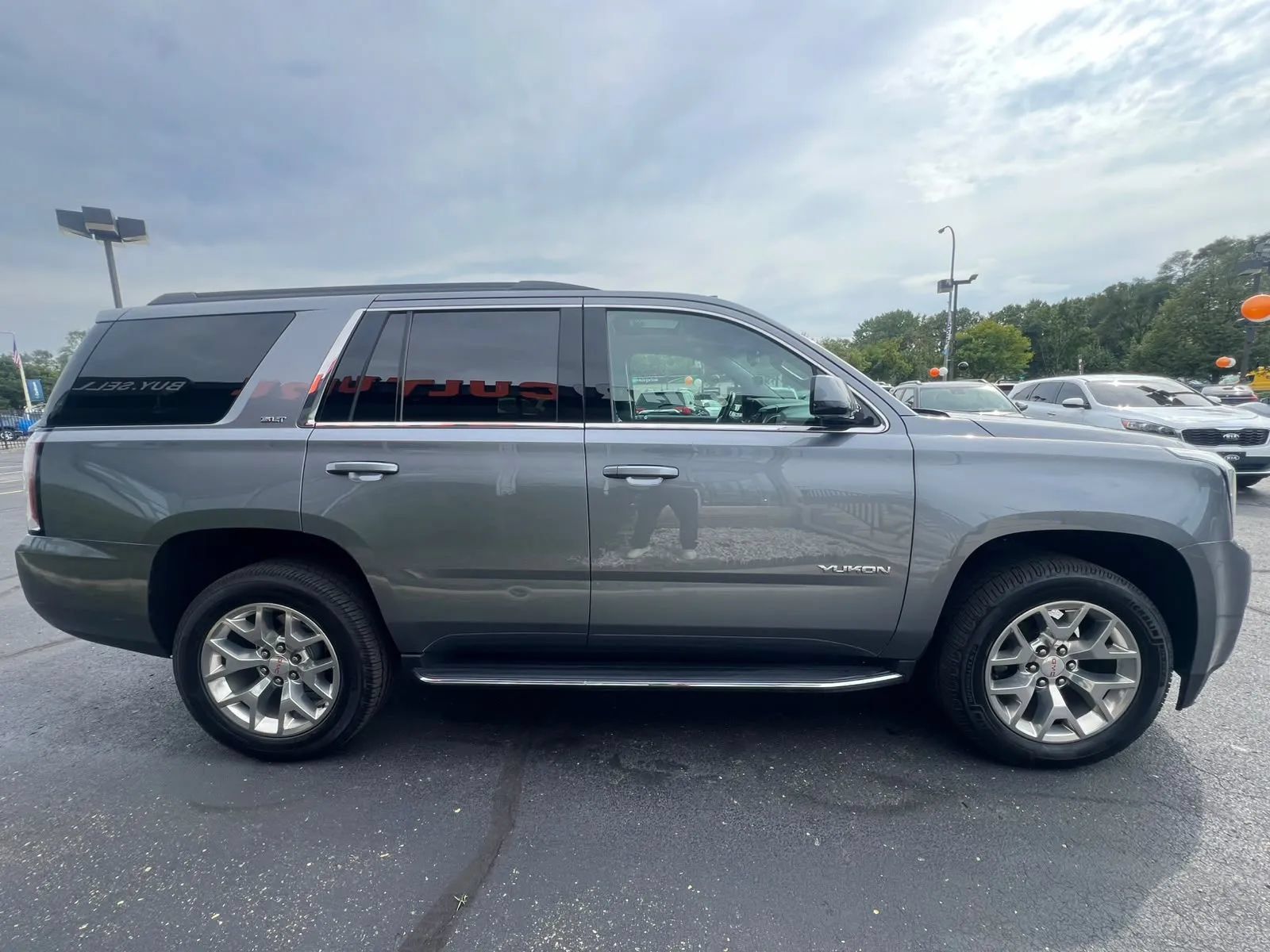 Used 2019 GMC Yukon SLT AWD/4WD image 4
