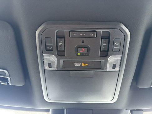 Used 2025 Toyota Sequoia Platinum image 41