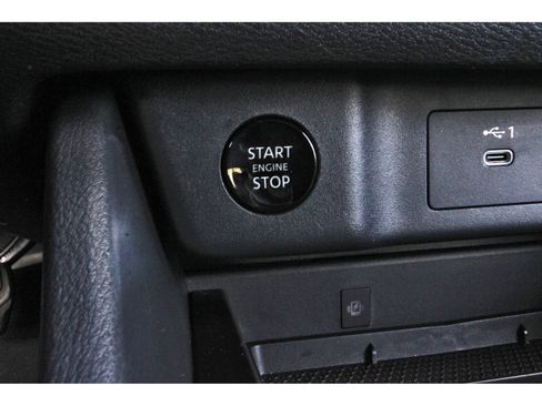 Certified 2025 Nissan Rogue SL w/ SL Premium Package FWD image 30