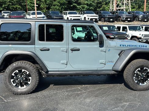 Used 2024 Jeep Wrangler Unlimited Rubicon 4xe w/ Safety Group AWD/4WD image 9