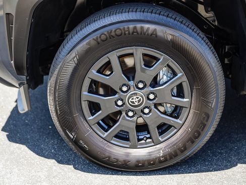 Certified 2025 Toyota 4Runner SR5 AWD/4WD image 9